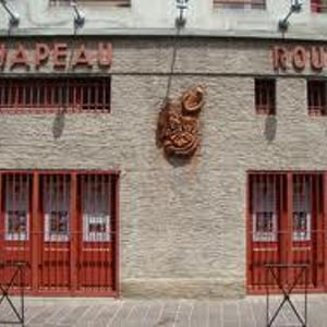 bâtiment le chapeau rouge