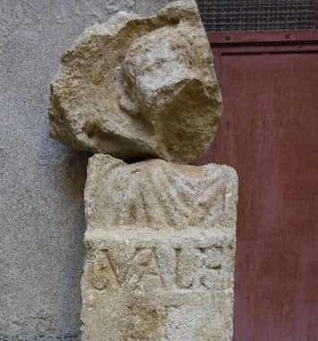 Exposition inédite d'une inscription funéraire du 1e siècle
