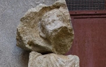 Exposition inédite d'une inscription funéraire du 1e siècle