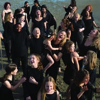 C'est Vrai Que C'est Bien Quand C'est Réussi Une Farce Politique