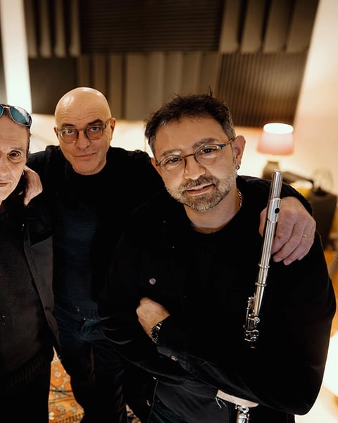 Adelante avec Mouss et Hakim Amokrane, Guillaume et Serge Lopez
