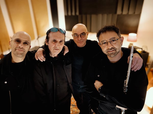 Adelante avec Mouss et Hakim Amokrane, Guillaume et Serge Lopez