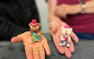 Atelier de pâte à modeler avec Zarno